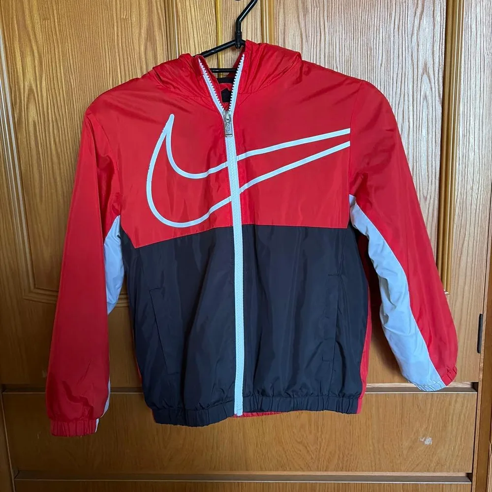 NIKE キッズ アウター
