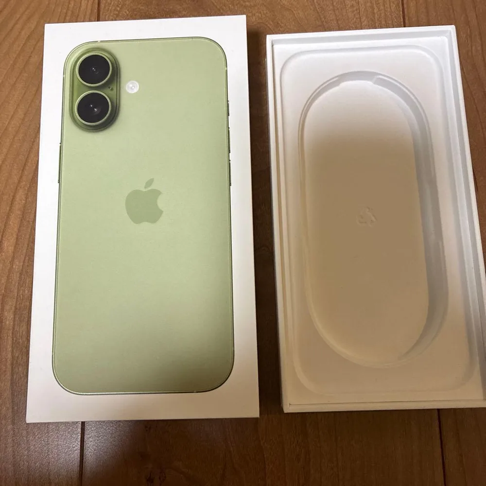 iPhone17 グリーン 箱のみ