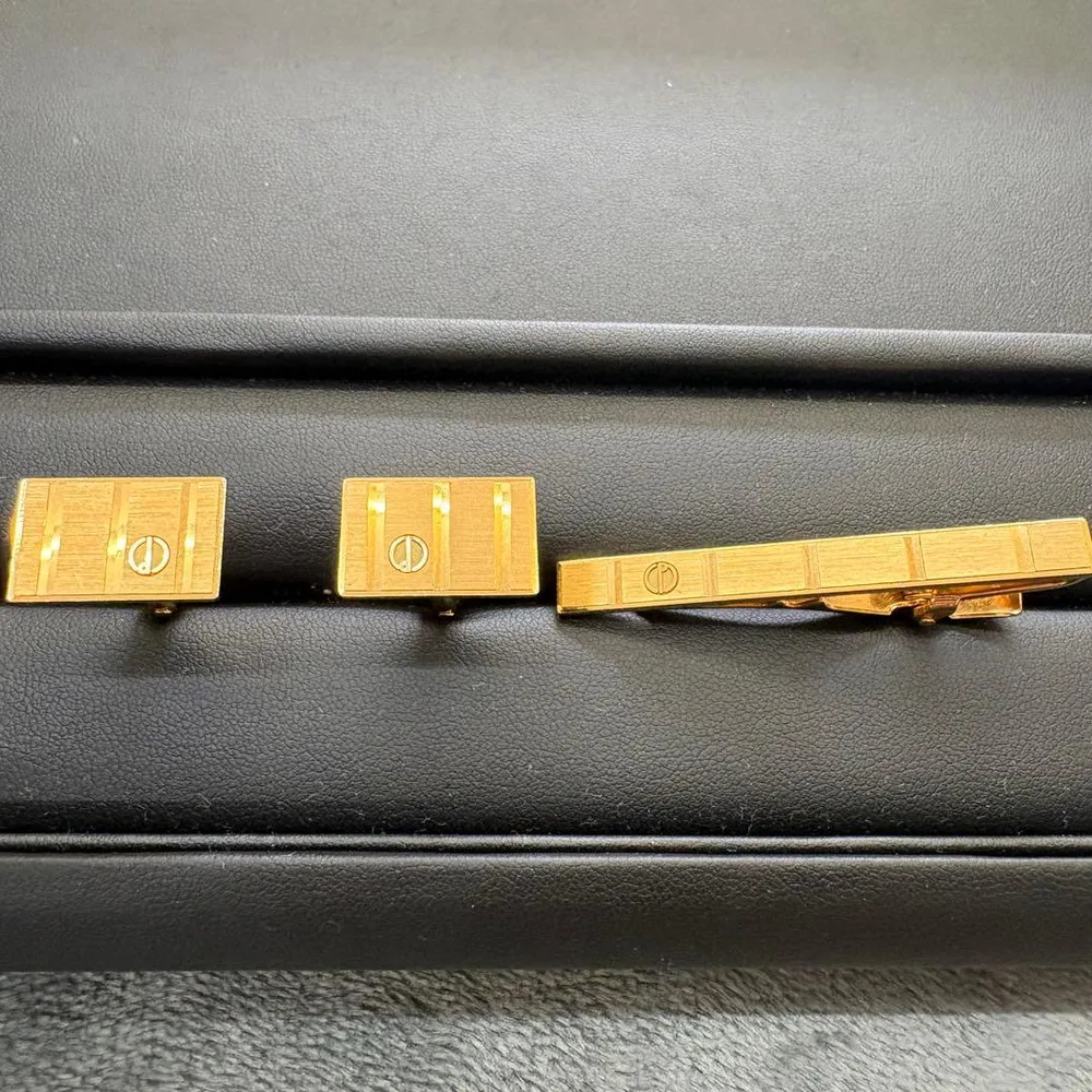 美品 dunhill ダンヒルゴールドカラー ネクタイピン カフス セット
