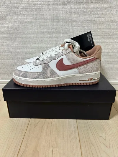 NIKE AIR FORCE 1 '07 LV8 26.5cm