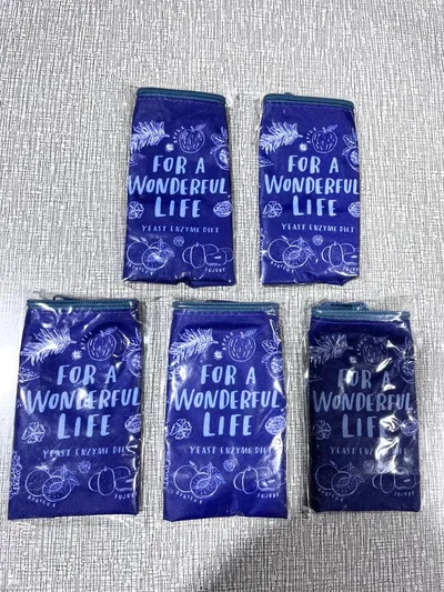 新品・未使用 ブルー ナイロン 防水ポーチ 5個セット 小物入れ
