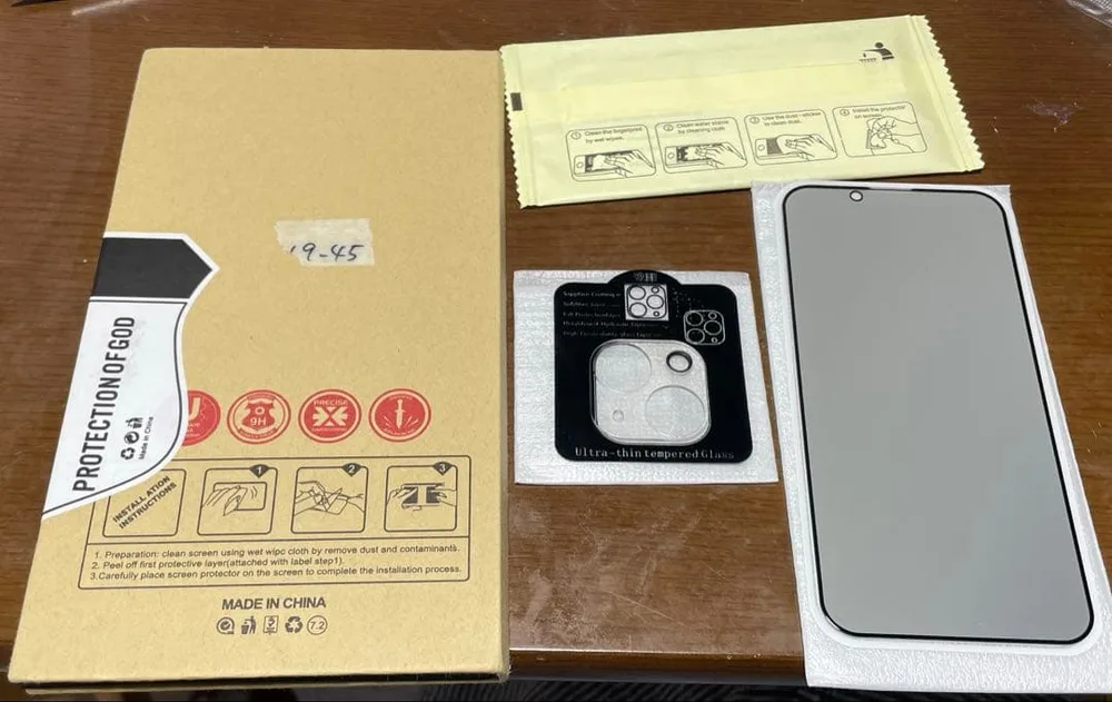 iPhone13 保護フィルム カメラつき 一枚 新品