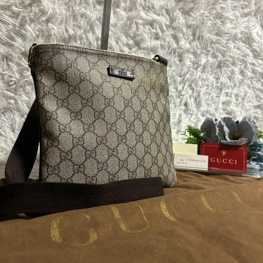 กระเป๋าสะพายไหล่ขนาดเล็ก Gucci Sacoche GG ไหล่สีเบจสีน้ำตาลสีน้ำตาล
