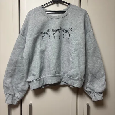 グレー リボン柄 クロップドスウェット 完売品
