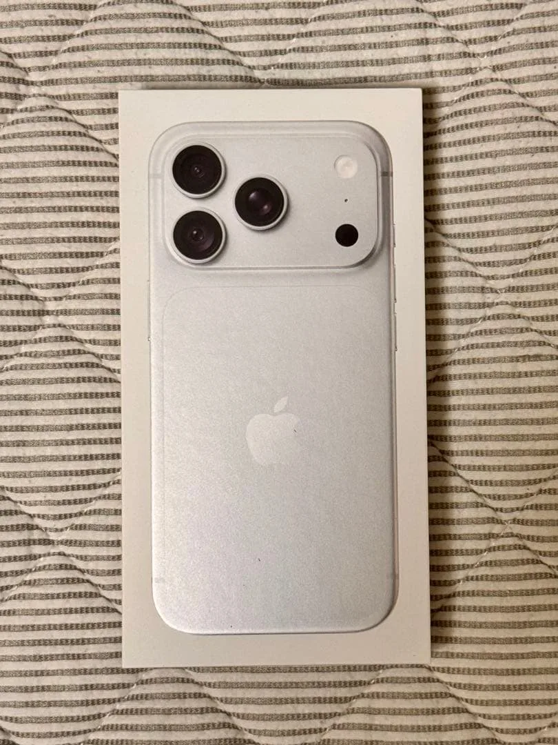 【新品未開封】iPhone18 Pro 256GB シルバー 本体