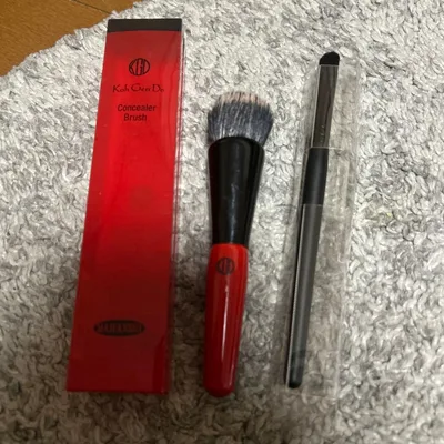 江原道 コンシーラーブラシ