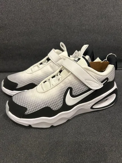 NIKE AIR MAX NOVA ホワイト ブラック 21cm