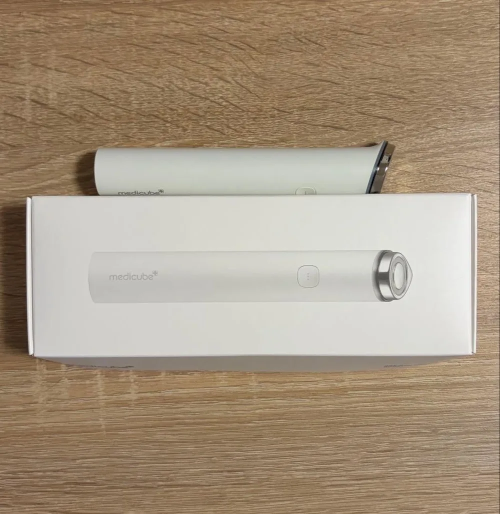 medicube AGE-R BOOSTER PRO MINI 本体 ホワイト
