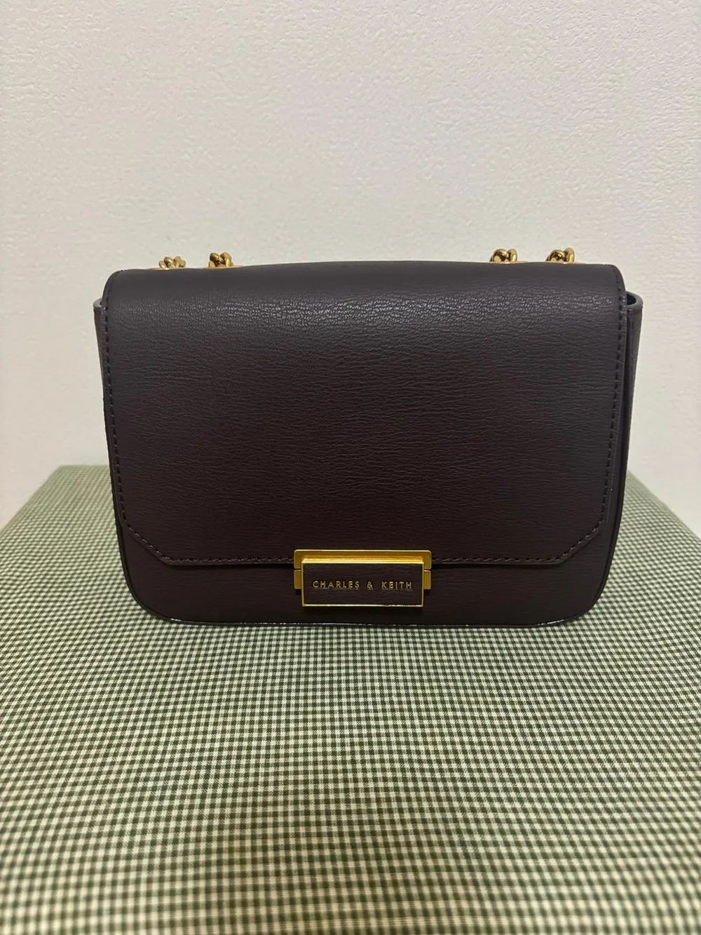 CHARLES&KEITH チェーンショルダーバッグ