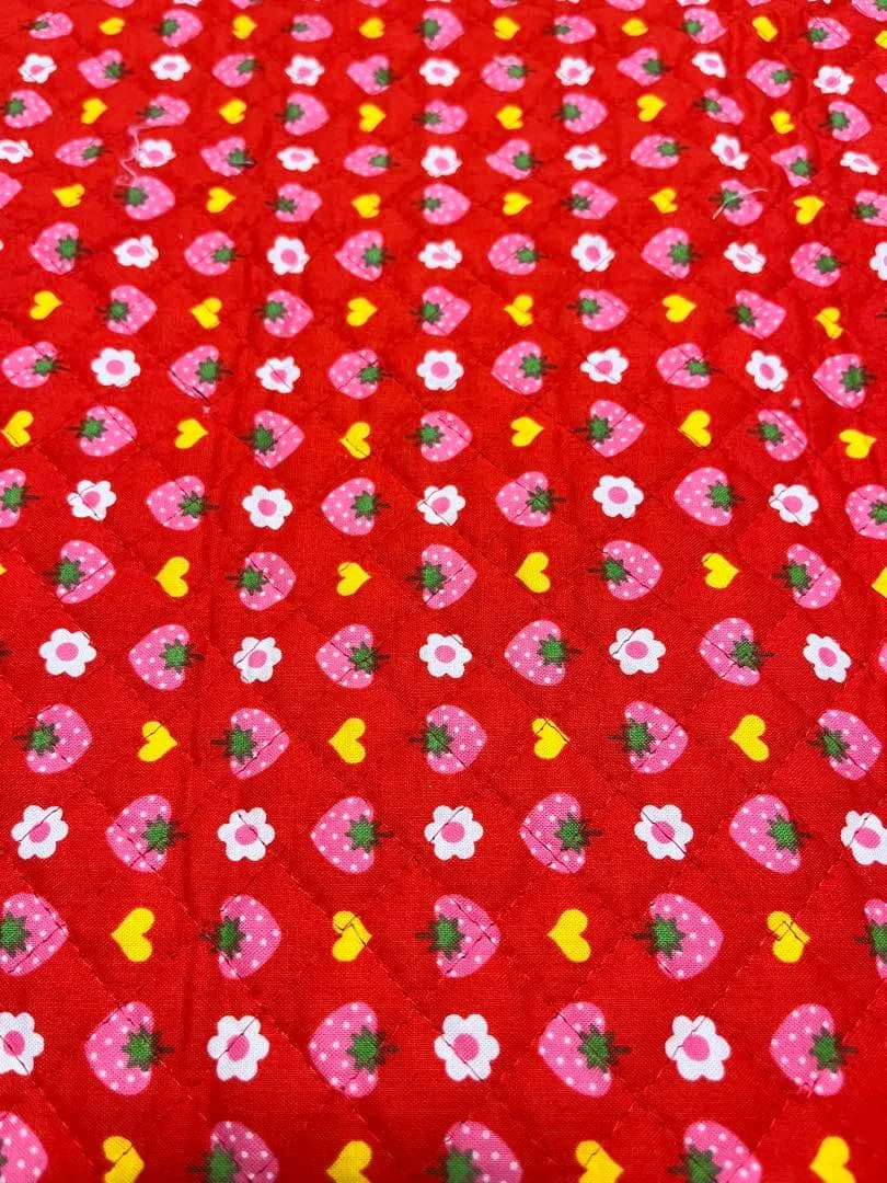 生地 いちご柄 レッド キルティング 105×50