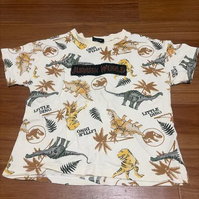 キッズ 半袖Tシャツ JURASSIC WORLD