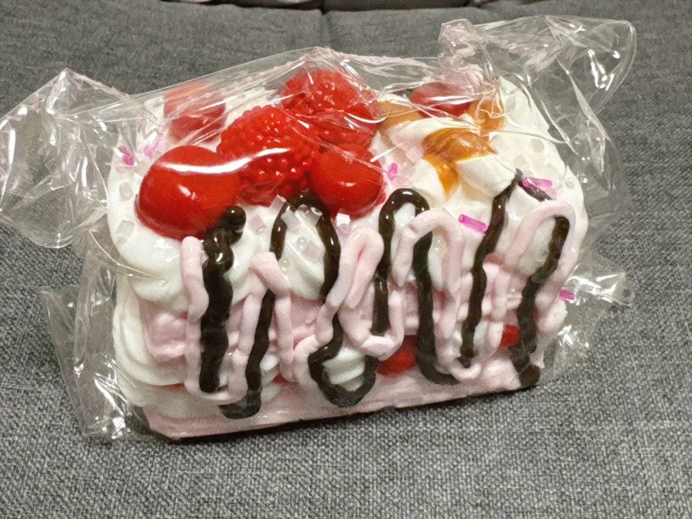 Squishboom スクイーズ ケーキ フルーツトッピング