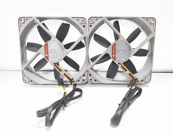 美品 2個セット noctua NF-S12B redux-700 PCファン