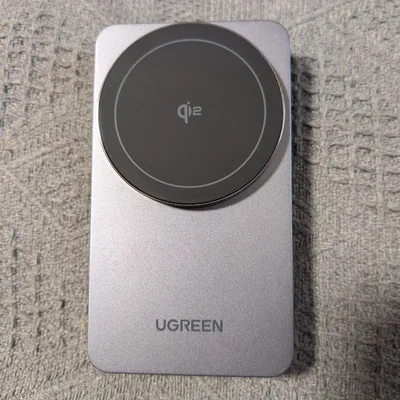 UGREEN Qi2対応 折りたたみ式ワイヤレス充電器 本体