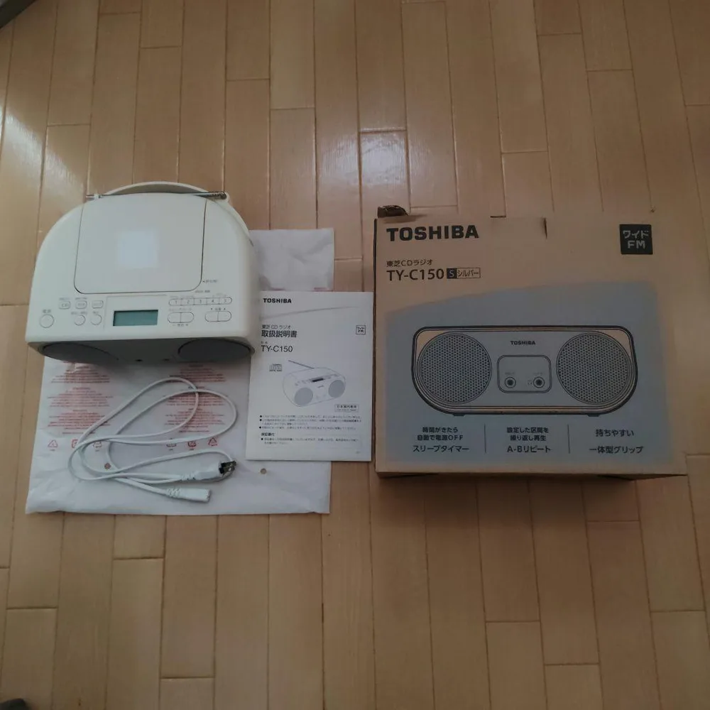 【ジャンク】2017年製 東芝 CDラジオ TY-C150