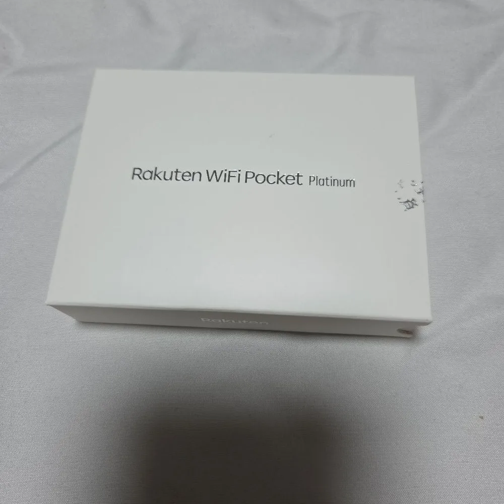 Rakuten WiFi Pocket Platinum 本体