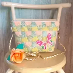ハンドメイド パッチワーク ポシェット ポーチ 蝶刺繍 チェーン付き