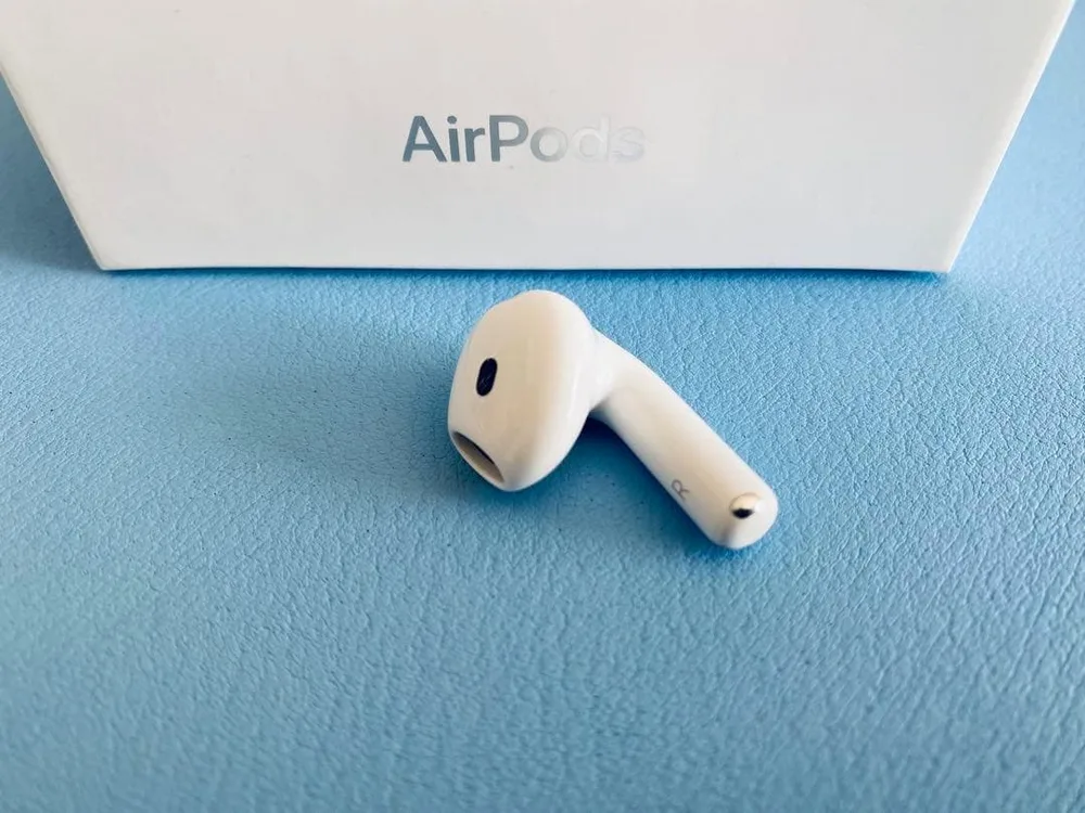 AirPods 第4世代 R片耳 右耳のみ イヤホン A3050
