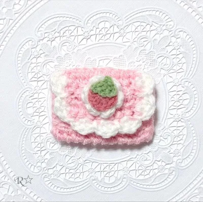 【現品限り】いちごホイップミニポーチ ライトピンク ハンドメイド 編み物