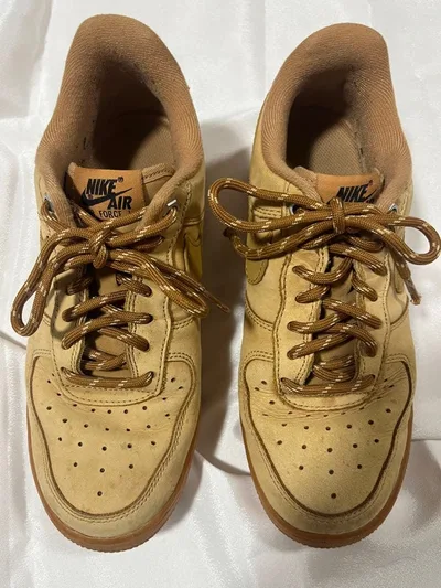 NIKE AIR FORCE 1 スニーカー ベージュ