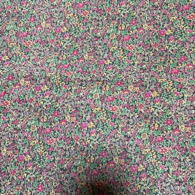小花柄プリント生地 ブラック系1.1mx3.5m