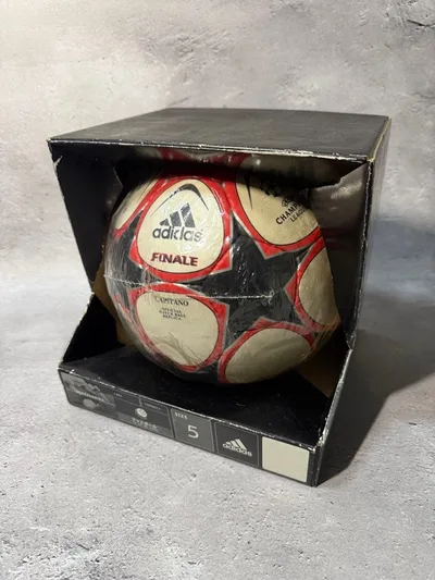 アディダス サッカーボール 5号 懸賞