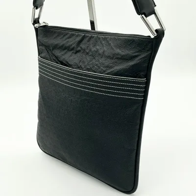 LOEWE ショルダーバッグ レザー リピートアナグラム 黒 ロゴ金具