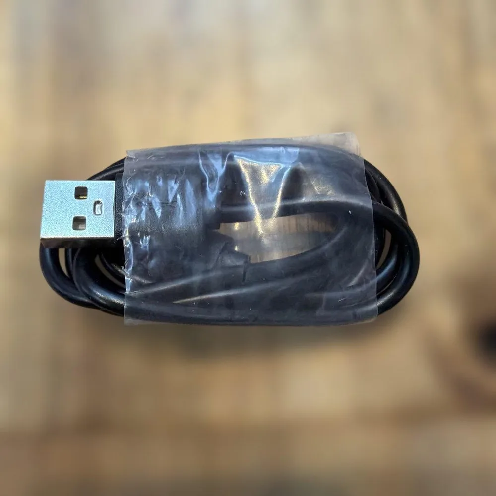 USB-A to USB-C ケーブル ブラック