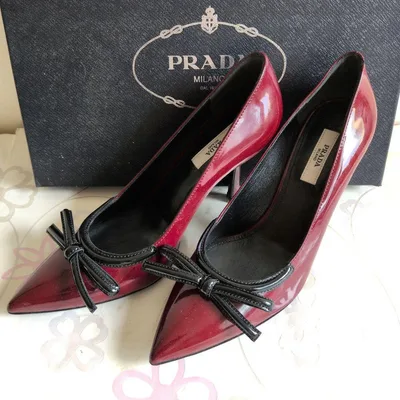 新品!PRADA パテントレザー リボンパンプス ボルドー