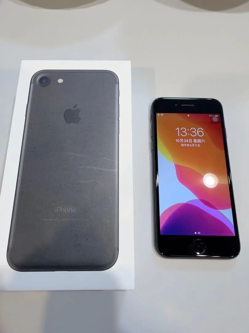 iPhone 7 128GB ブラック SIMロックなし 箱付き