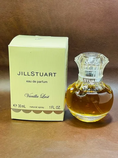 ほぼ未使用 ジルスチュアート ヴァニラ ラスト オードパルファン 30ml