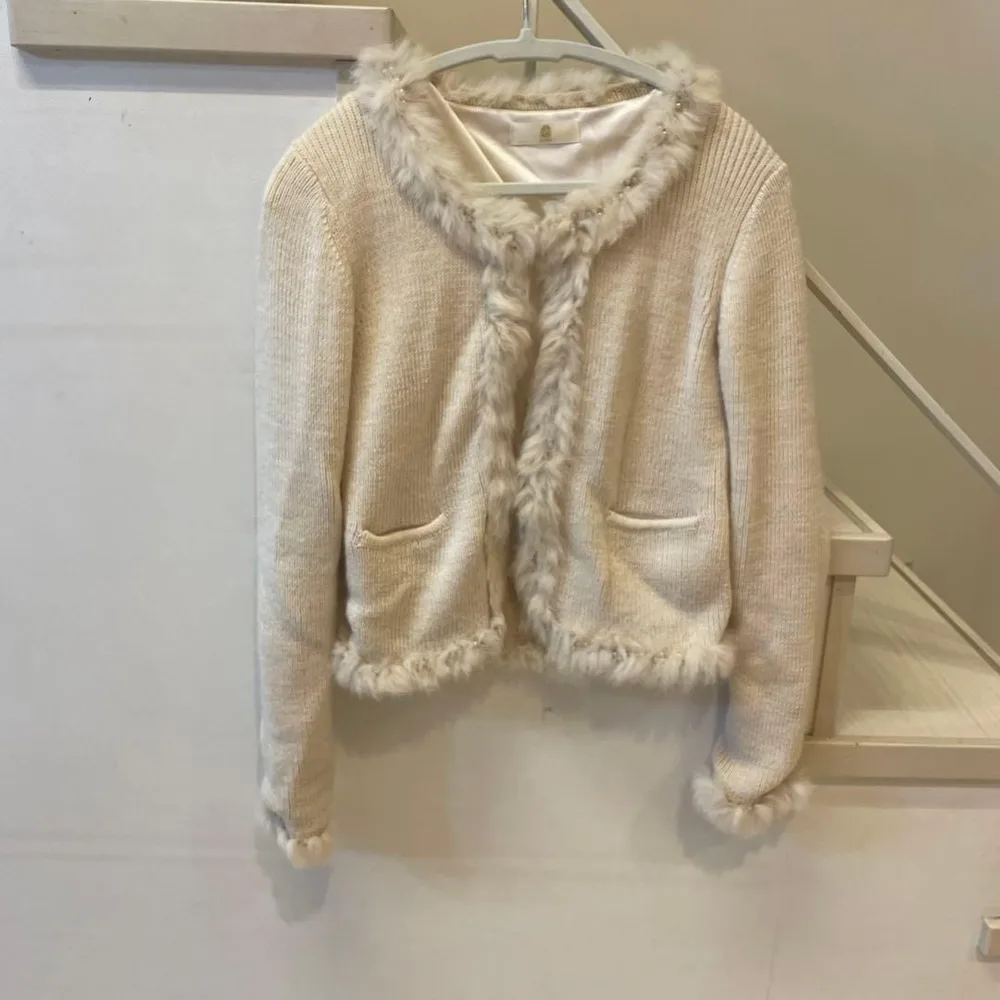 LE SOUK ファー付きニットカーディガン アイボリー