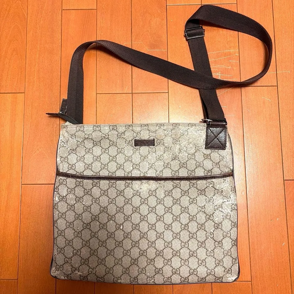 GUCCI GGショルダーバッグ