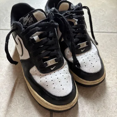 NIKE AIR FORCE 1 ブラック ホワイト スニーカー