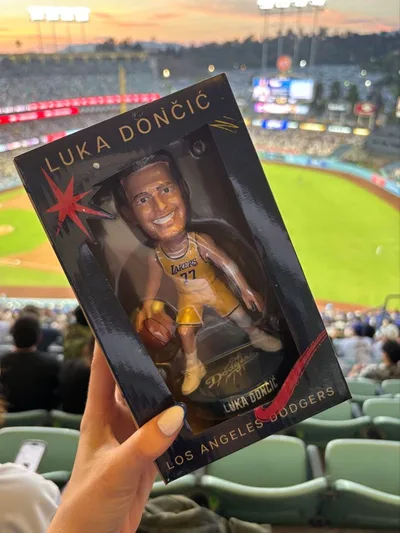 LUKA DONČIĆ ロサンゼルス・ドジャース ボブルヘッド