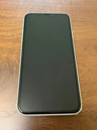 iPhone 11 128GB SIMフリー 背面割れ