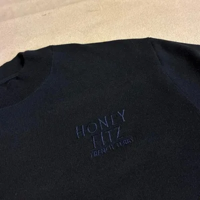 Honey Fitz クルーネックスウェット