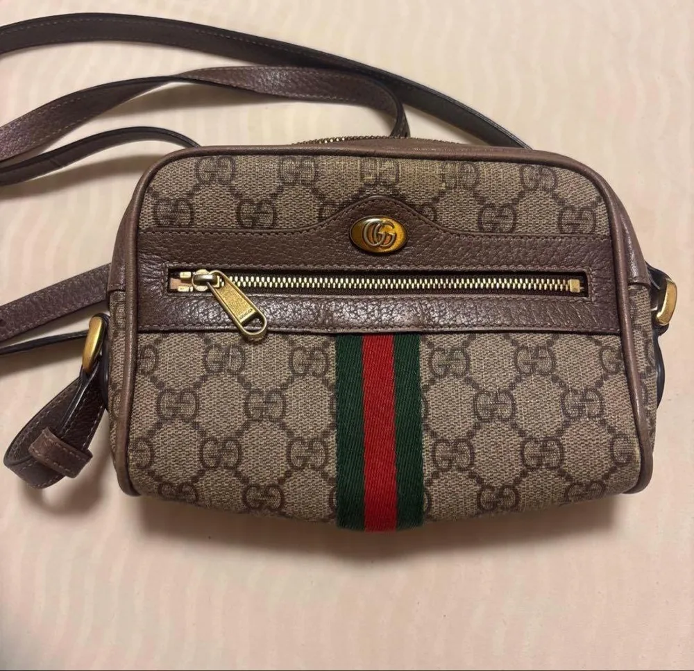 GUCCI กระเป๋าสะพาย Gucci เก่า ลาย GG