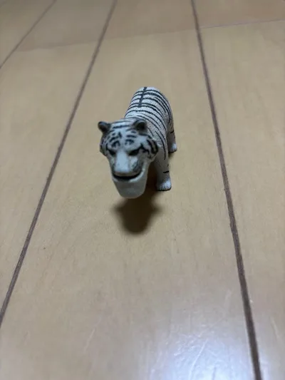 ホワイトタイガー フィギュア ミニチュア