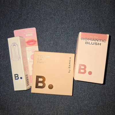 B. by BANILA リッププランパー&アイパレット&チーク