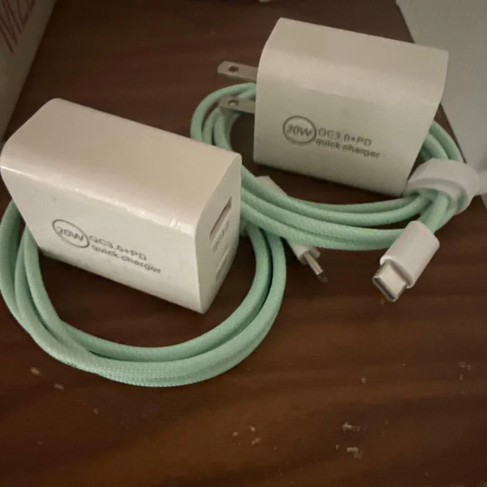 週末セール急速充電器 20W QC3.0 PD 2ポート ケーブルセット