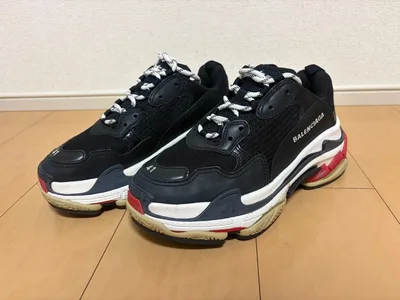 BALENCIAGA Triple S