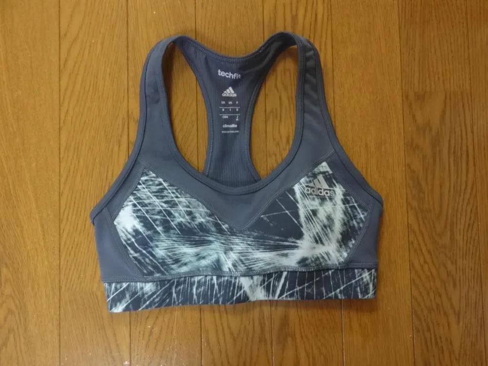 adidas スポーツブラ techfit climalite M