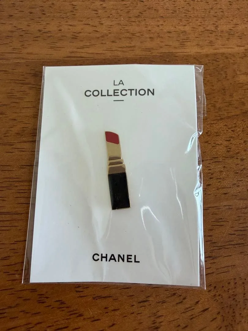 CHANEL LA COLLECTION リップスティック ピンバッジ