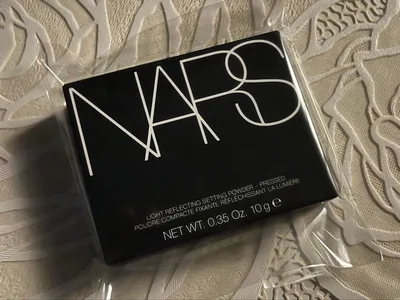 【新品未使用】NARSライトリフレクティングセッティングパウダープレストN10g