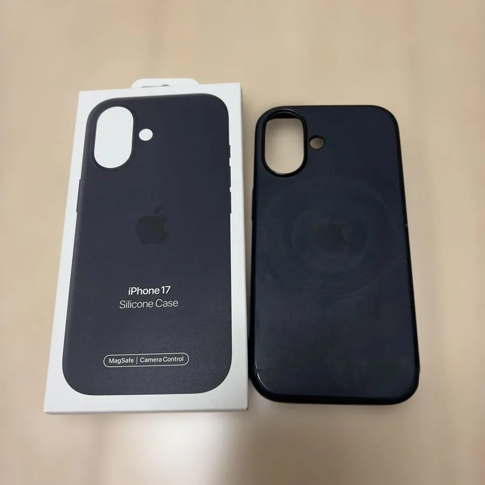 iPhone17 純正シリコンケース 箱あり