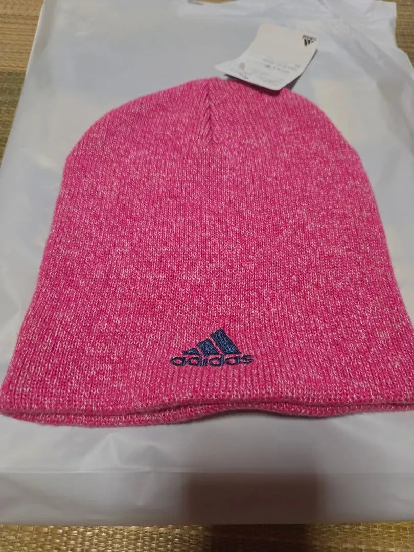 adidas ニット帽 ビーニー ピンク