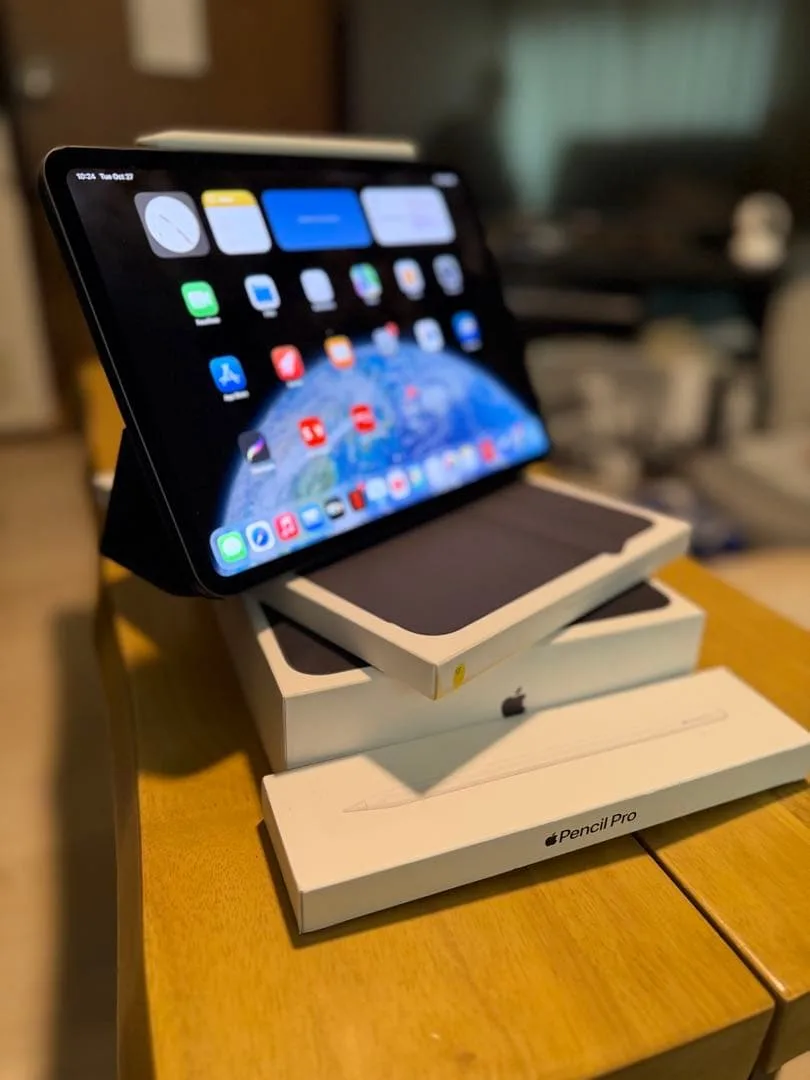 iPad Pro 11 inch m5 Pencil Pro + case