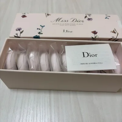 Miss Dior ローズバスボム15g×10個入