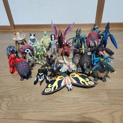 ウルトラ怪獣 27体